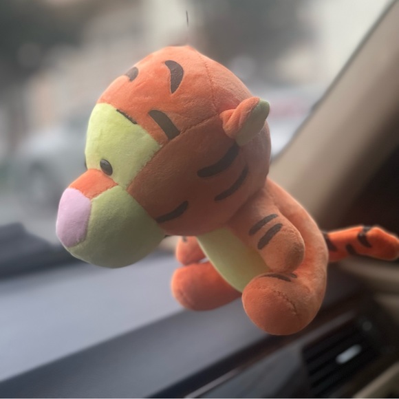 Winnie The Pooh “TIGGER” Window Cling Stuffed Animal Plush Toy Size: 7” - Picture 5 of 5